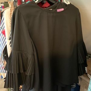 Black pleated sleeve top